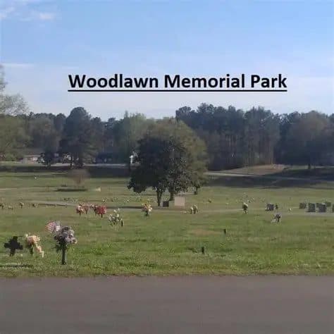 Double / companion plot at Woodlawn Memorial Park