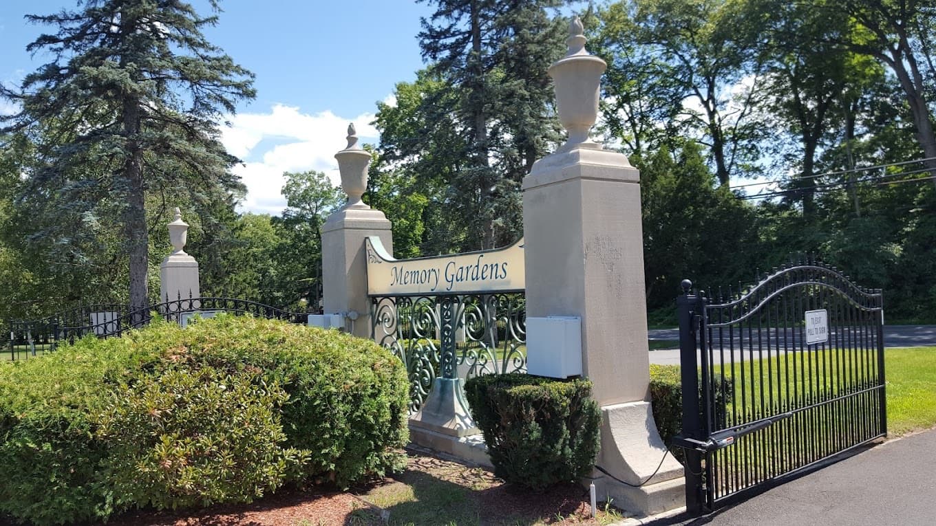 Double / companion plot at Memory Gardens