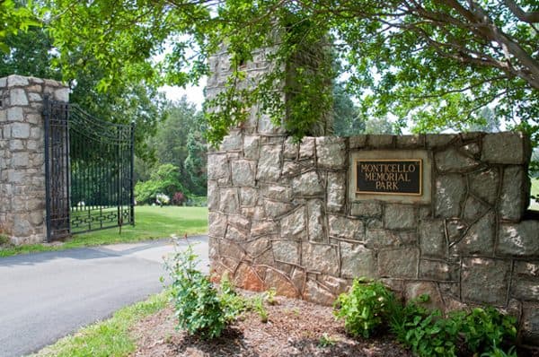 Single plot at Monticello Memory Gardens