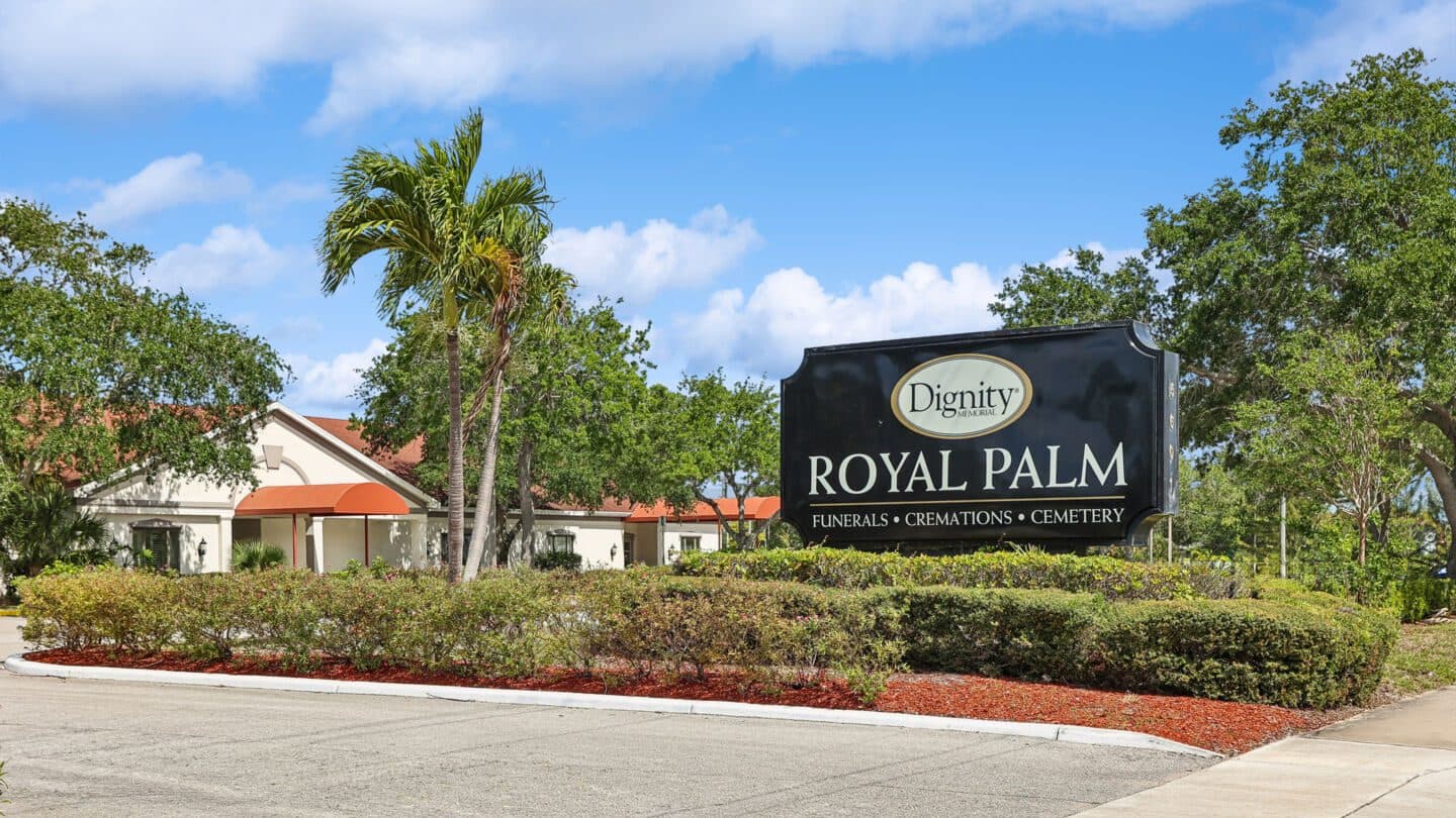 Single plot at Royal Palm Memorial Gardens