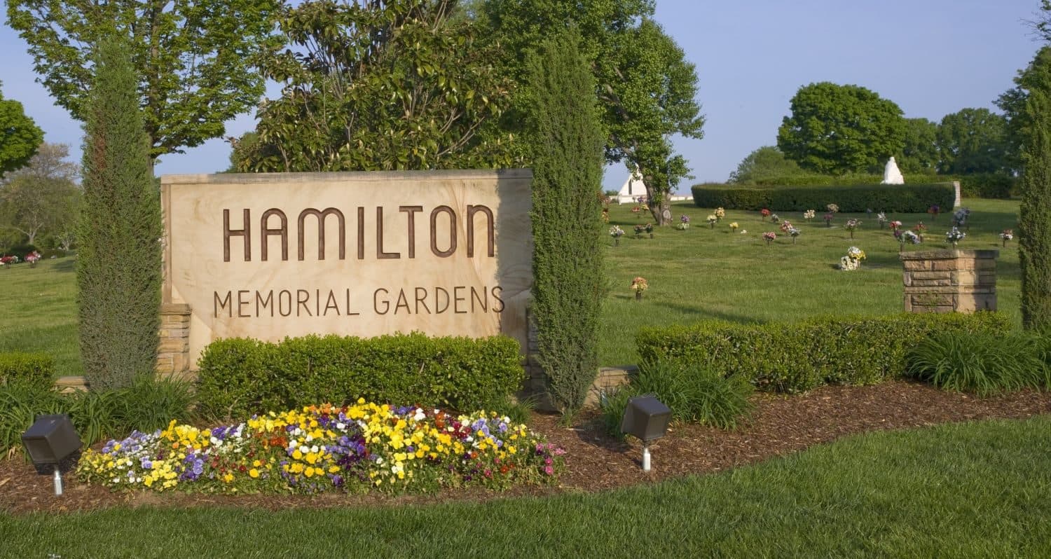 Double / companion plot at Hamilton Memorial Gardens photo 2